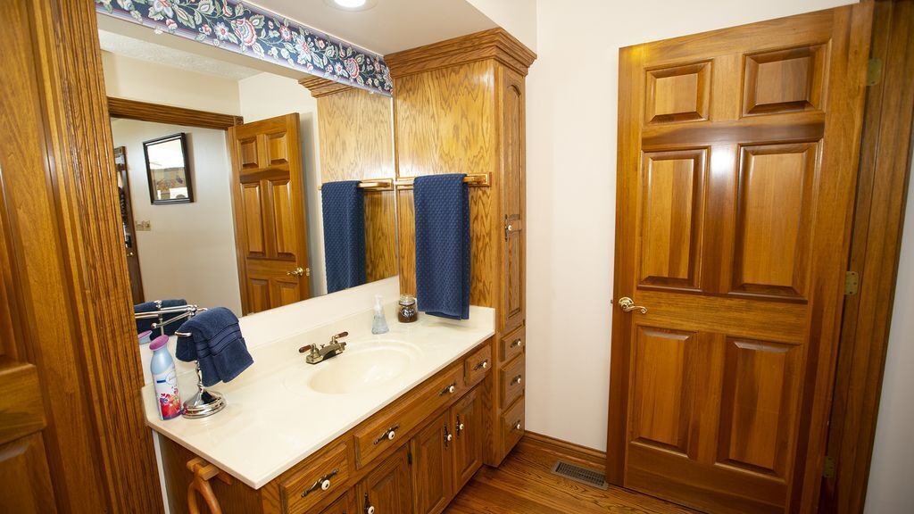 Photo of Bathroom in Chaplin