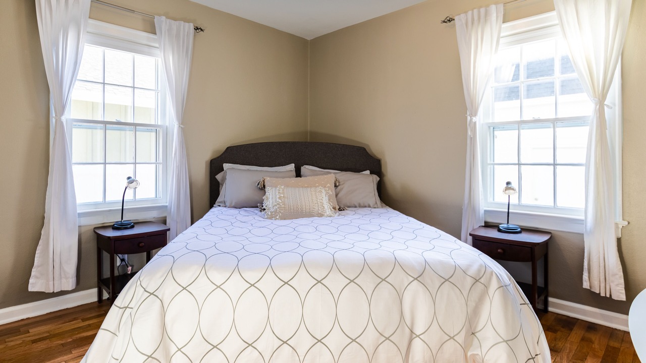 Photo of Bedroom in Central - Terry