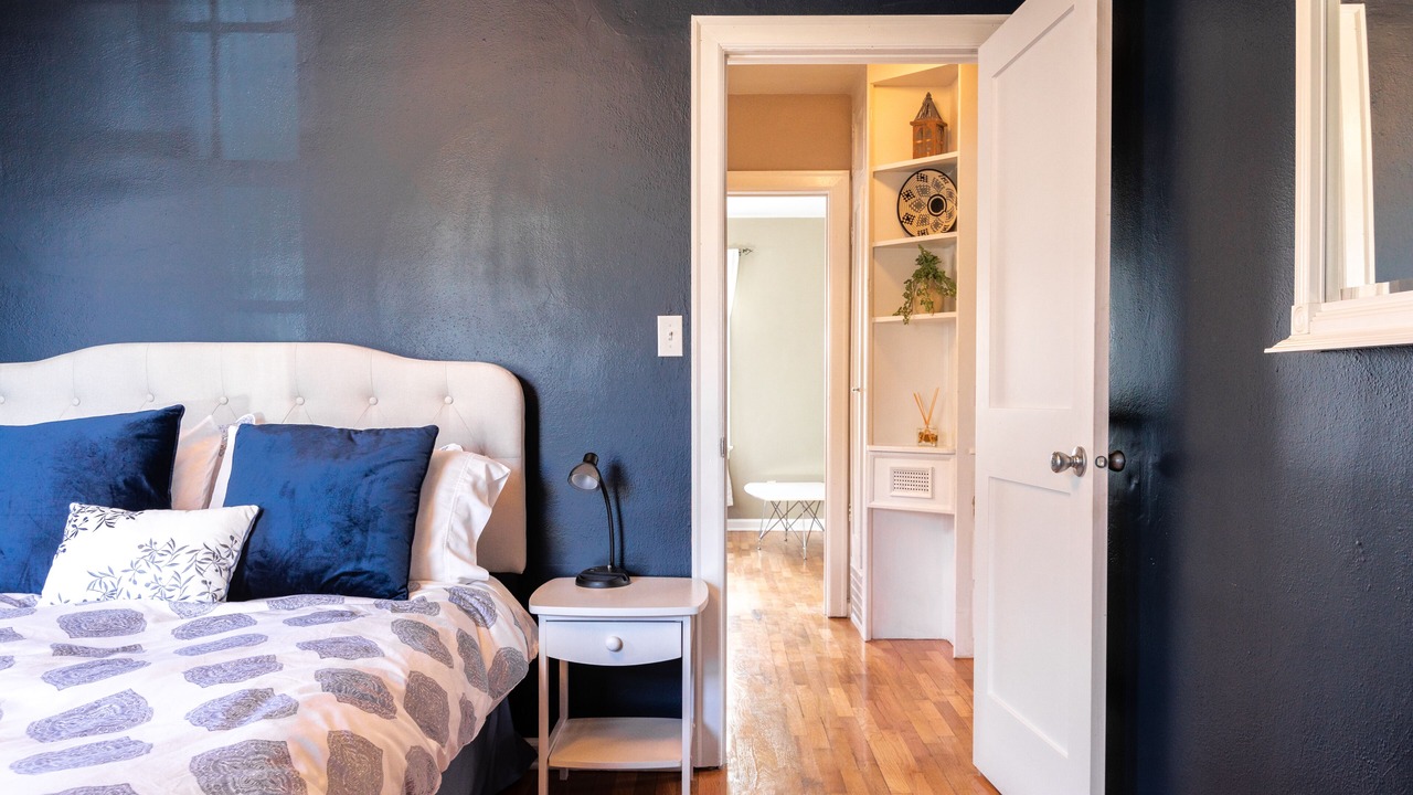 Photo of Bedroom in Central - Terry