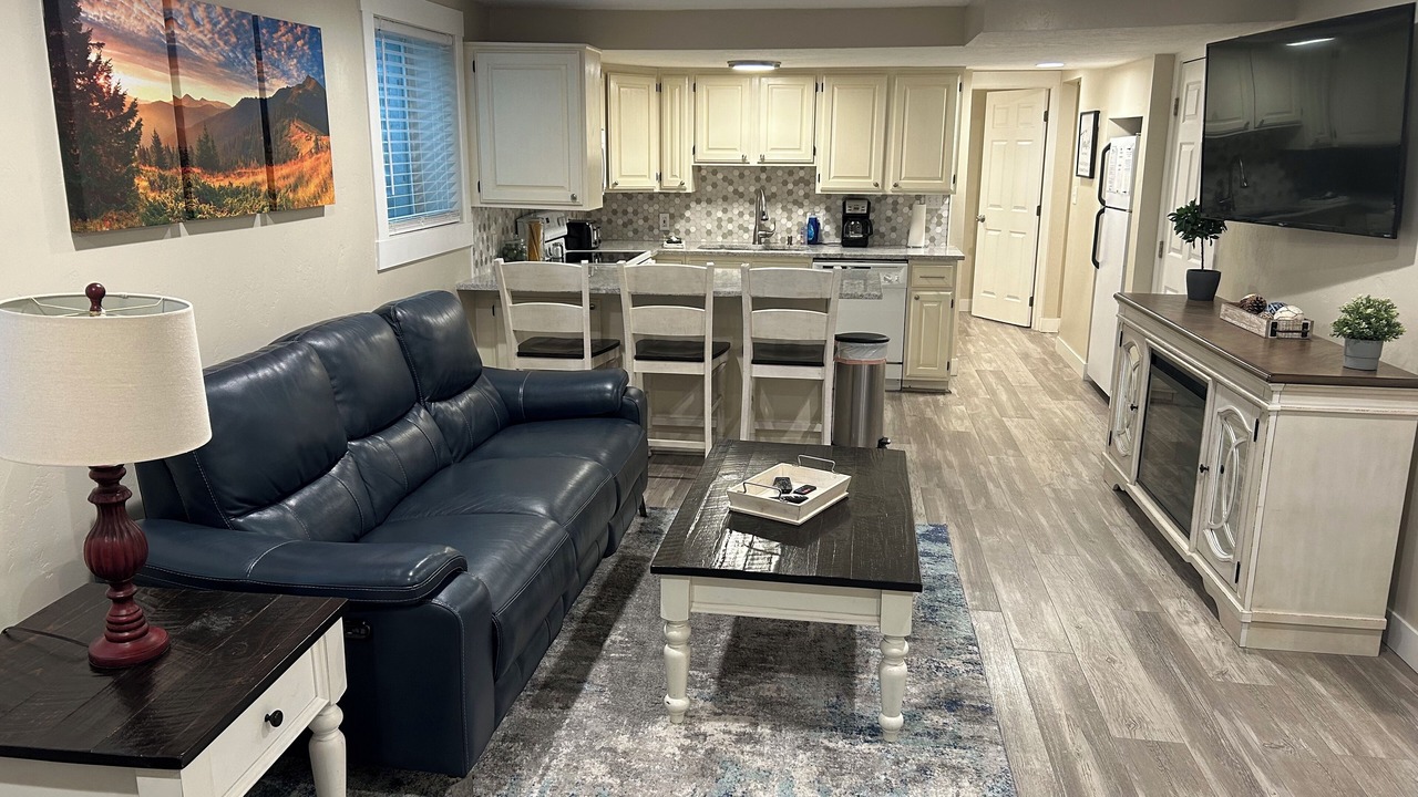 Photo of Livingroom in Cottonwood Heights