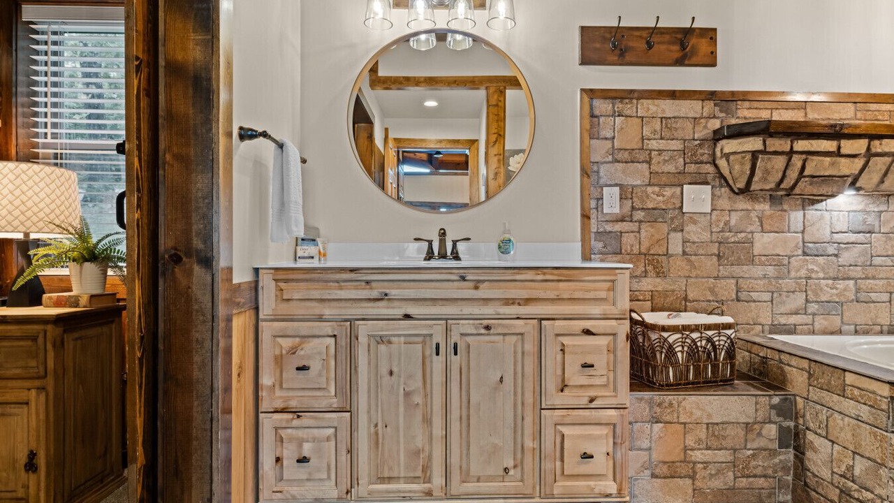 Photo of Bathroom in Jasper