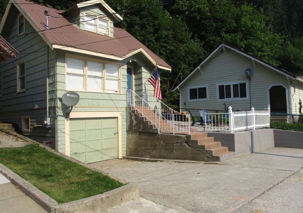Photo of Others in Wallace