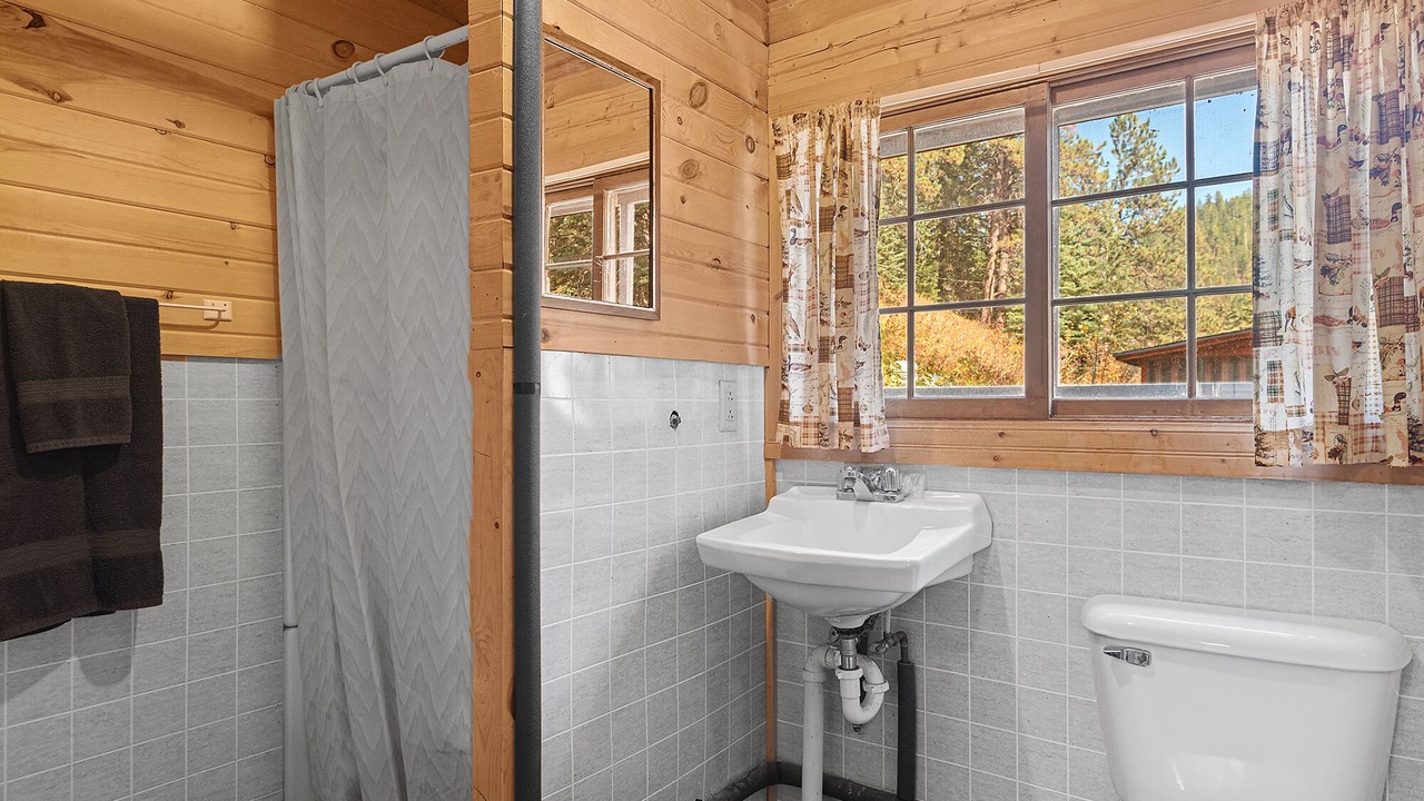 Photo of Bathroom in Cheyenne Crossing