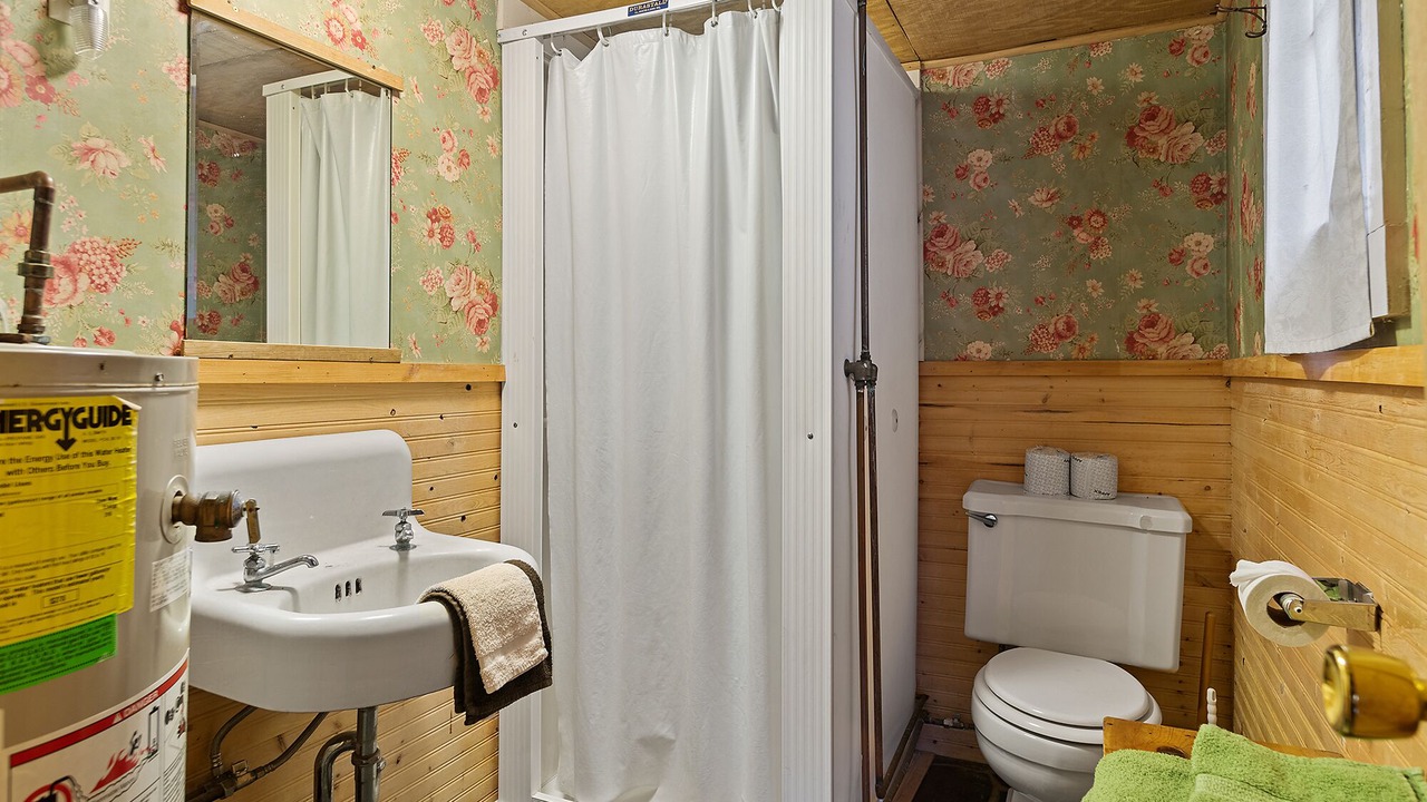 Photo of Bathroom in Cheyenne Crossing