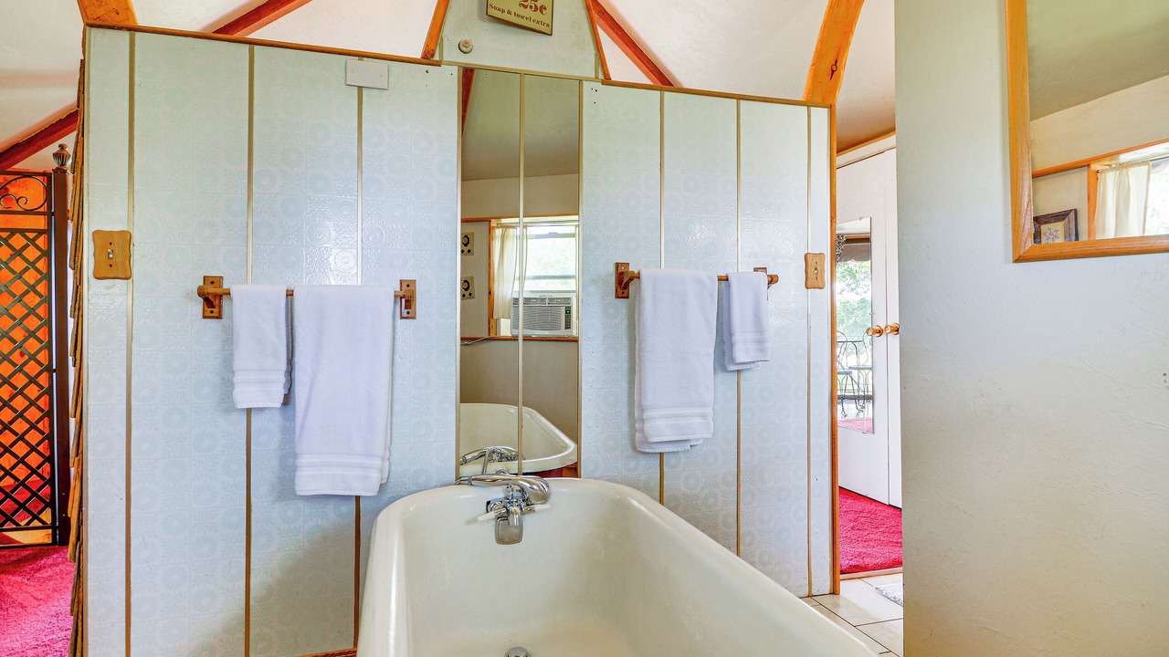 Photo of Bathroom in Clark