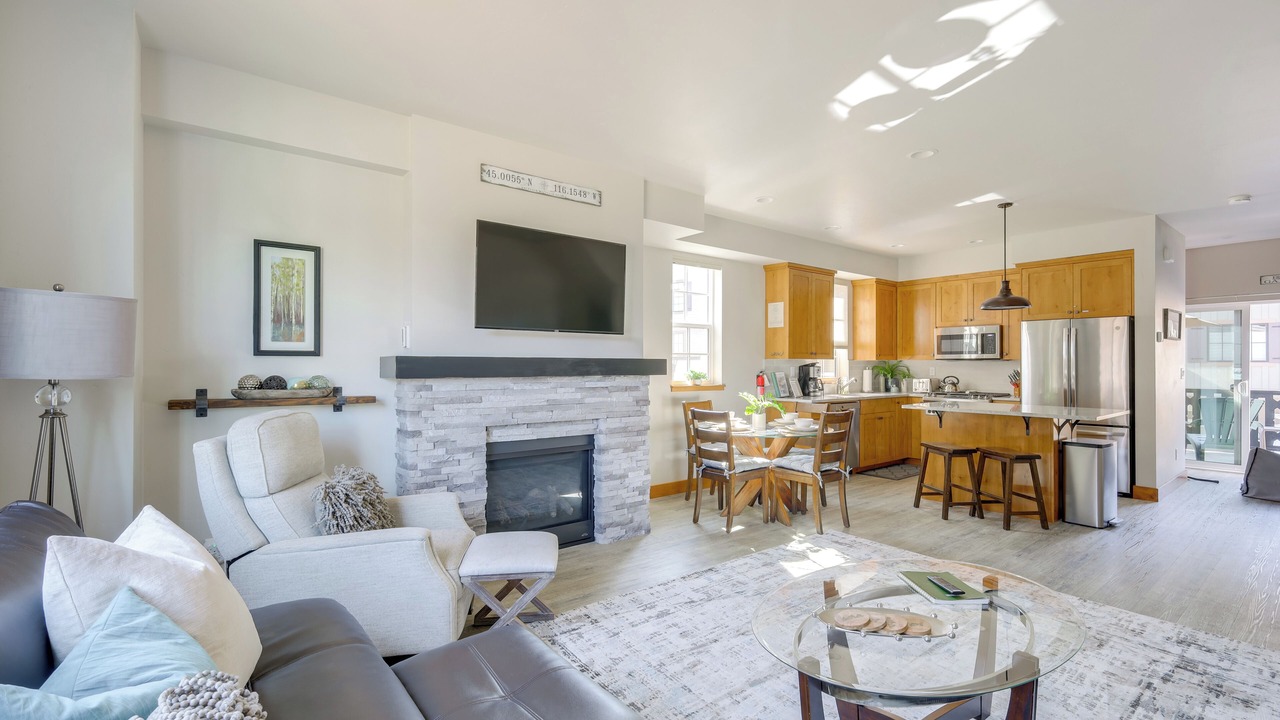 Photo of Livingroom in McCall