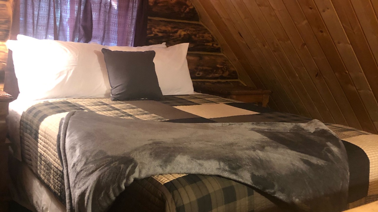 Photo of Bedroom in West Yellowstone
