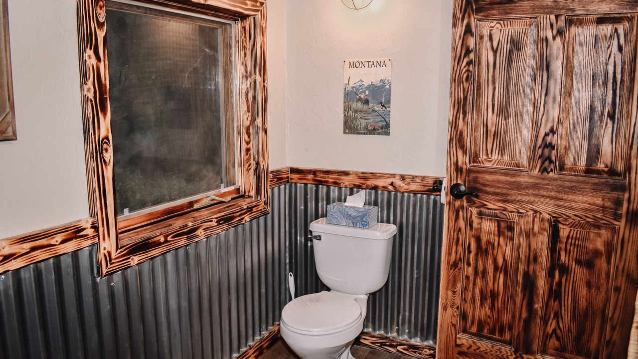 Photo of Bathroom in West Yellowstone