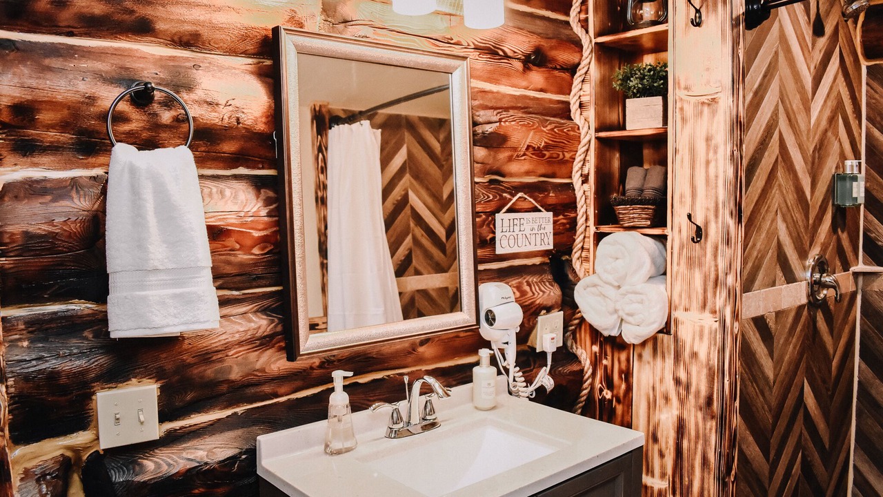 Photo of Bathroom in West Yellowstone