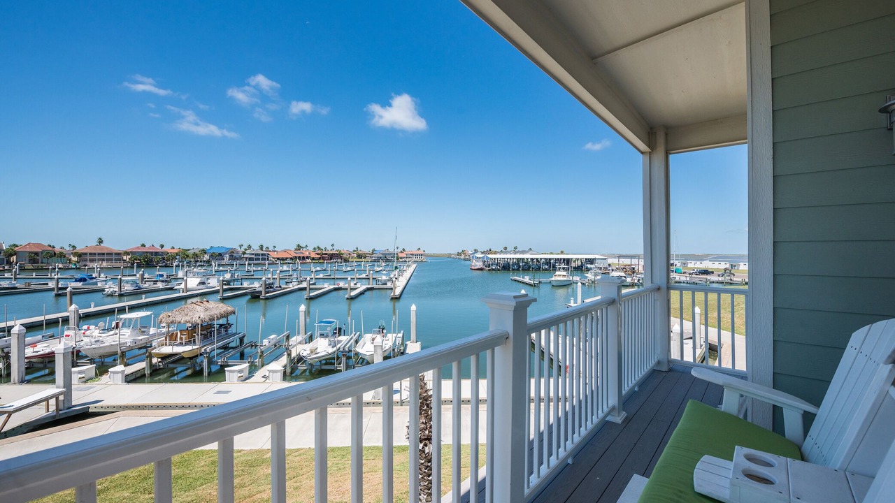 Photo of Patio Balcony in Island Moorings