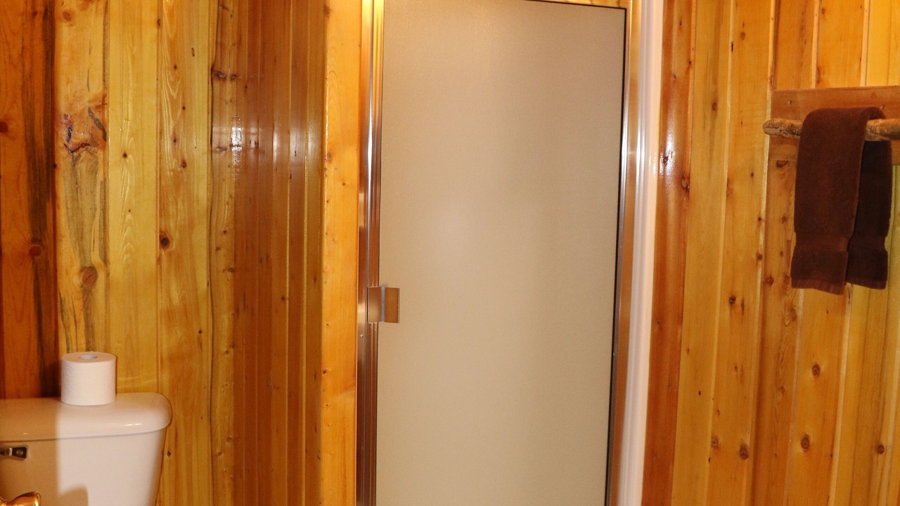 Photo of Bathroom in Wapiti