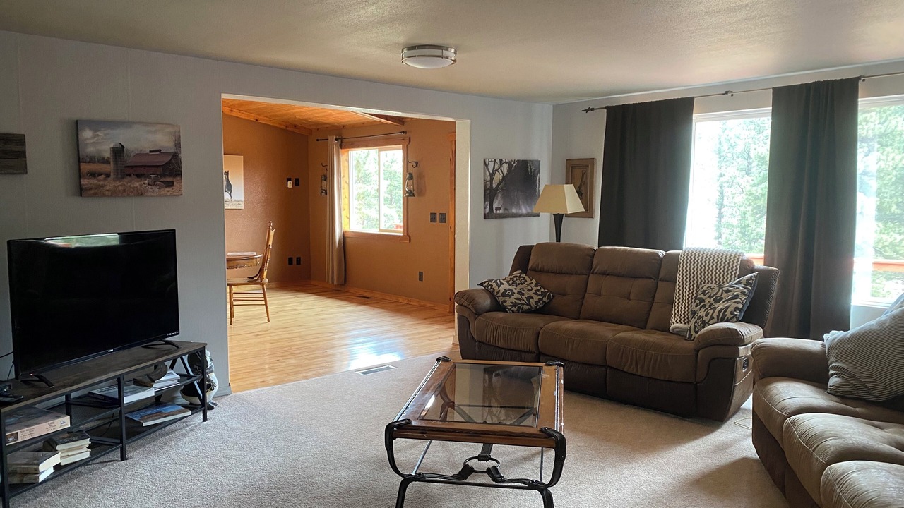 Photo of Livingroom in Wolf Creek