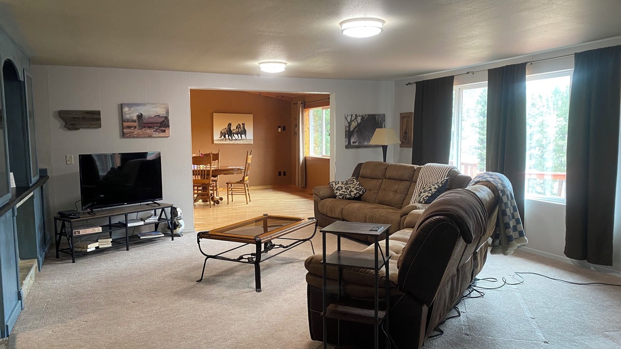 Photo of Livingroom in Wolf Creek