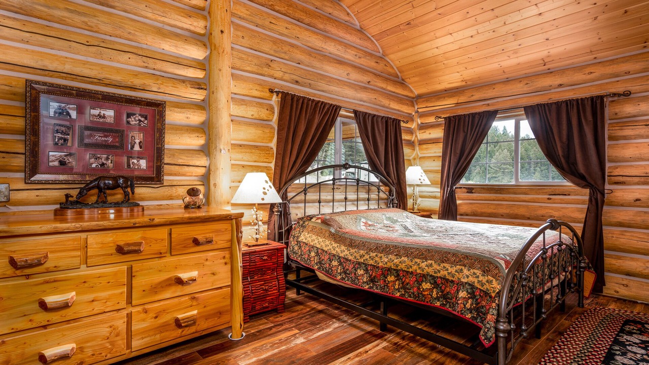 Photo of Bedroom in Broadwater County