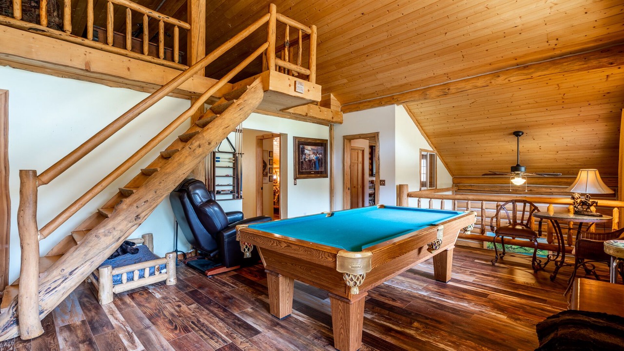 Photo of Bedroom in Broadwater County