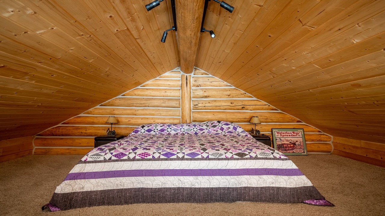 Photo of Bedroom in Broadwater County