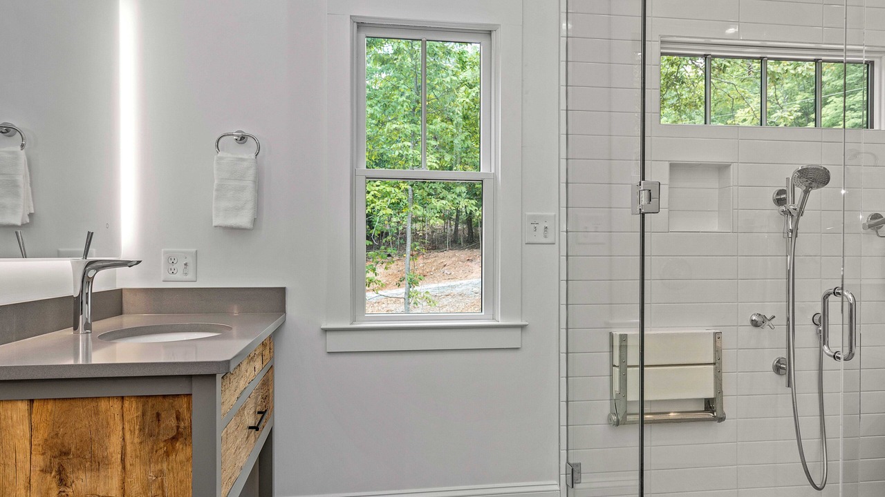 Photo of Bathroom in Bowling Green