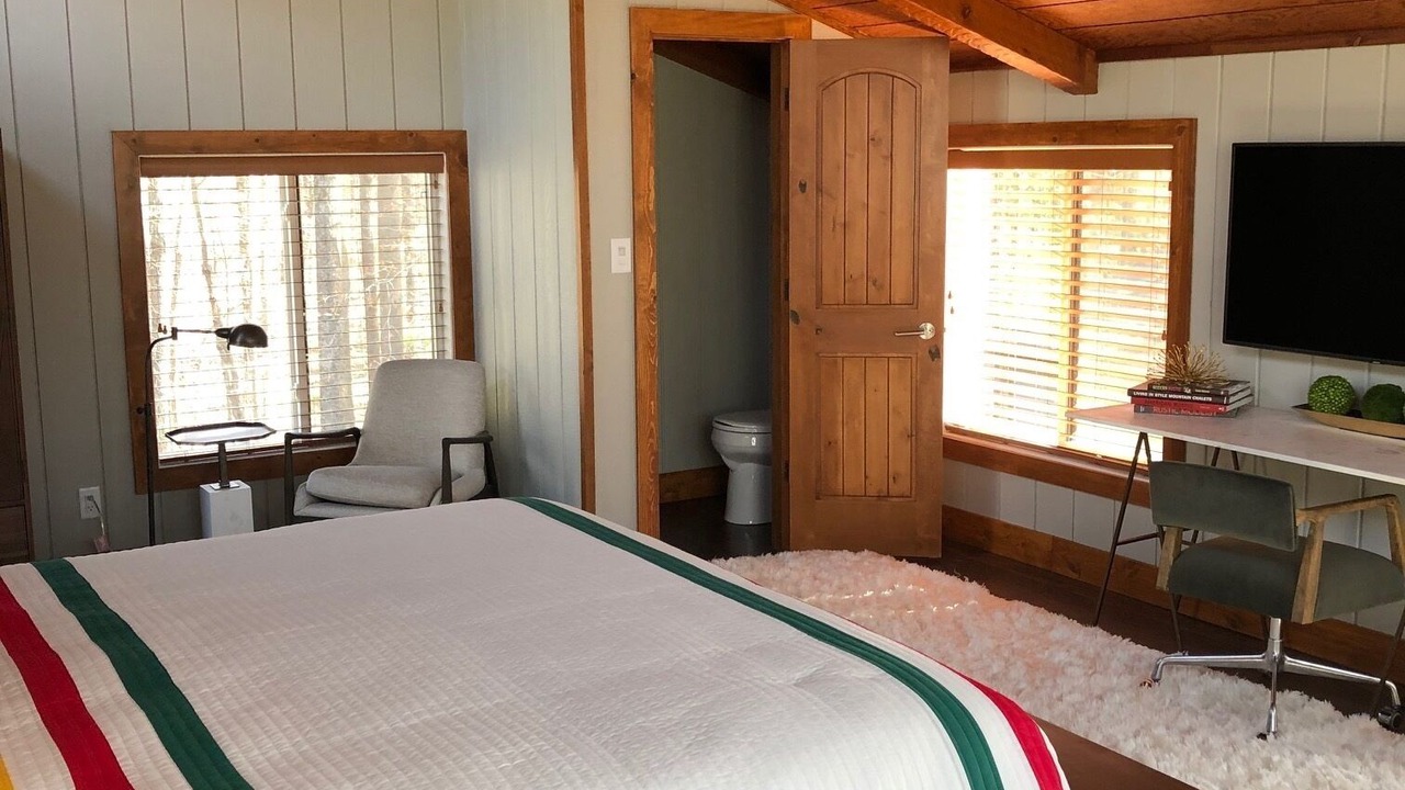 Photo of Bedroom in Helmsburg