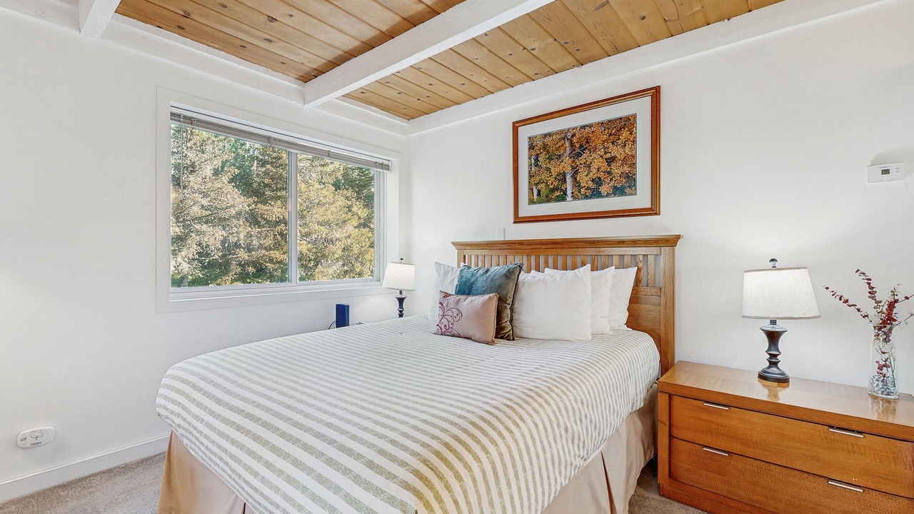 Photo of Bedroom in Elkhorn