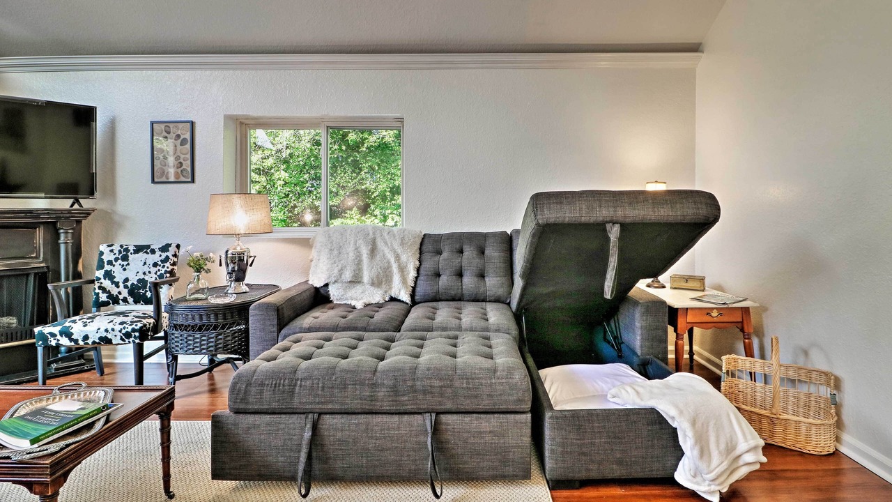 Photo of Livingroom in Bedford