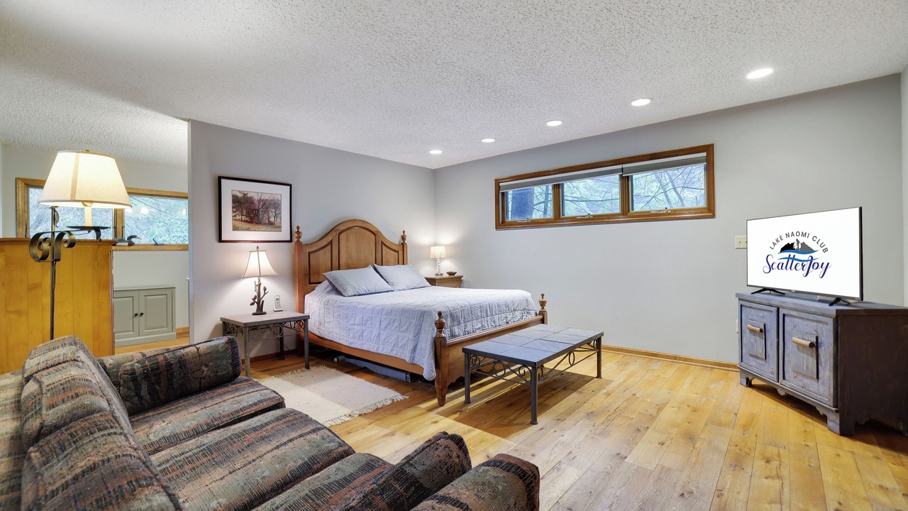 Photo of Bedroom in Pocono Pines