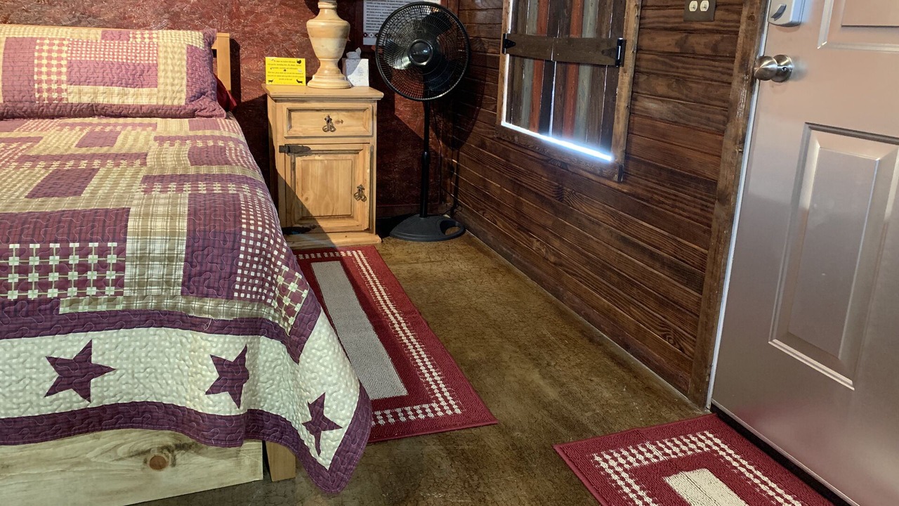 Photo of Bedroom in Cache