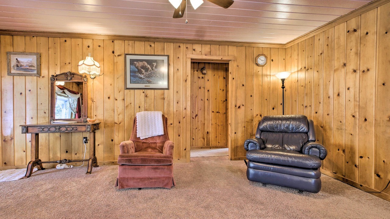 Photo of Bedroom in Salmon