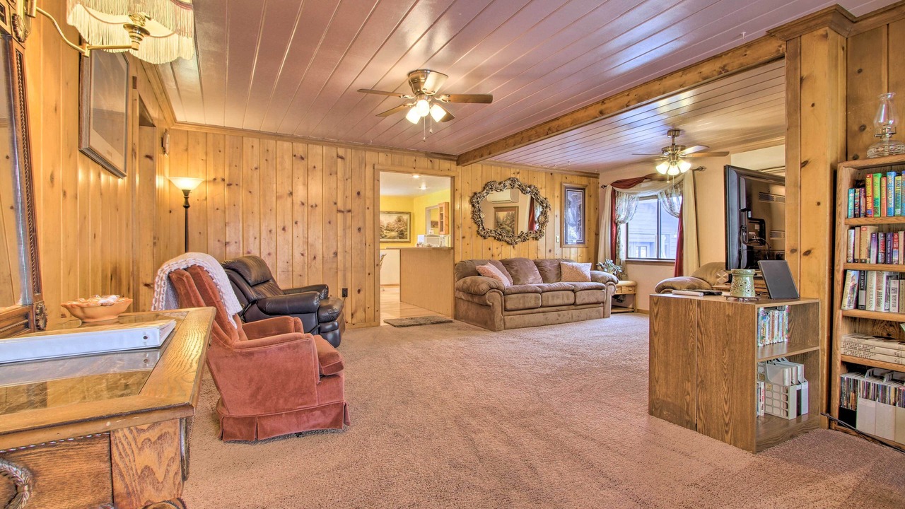 Photo of Bedroom in Salmon