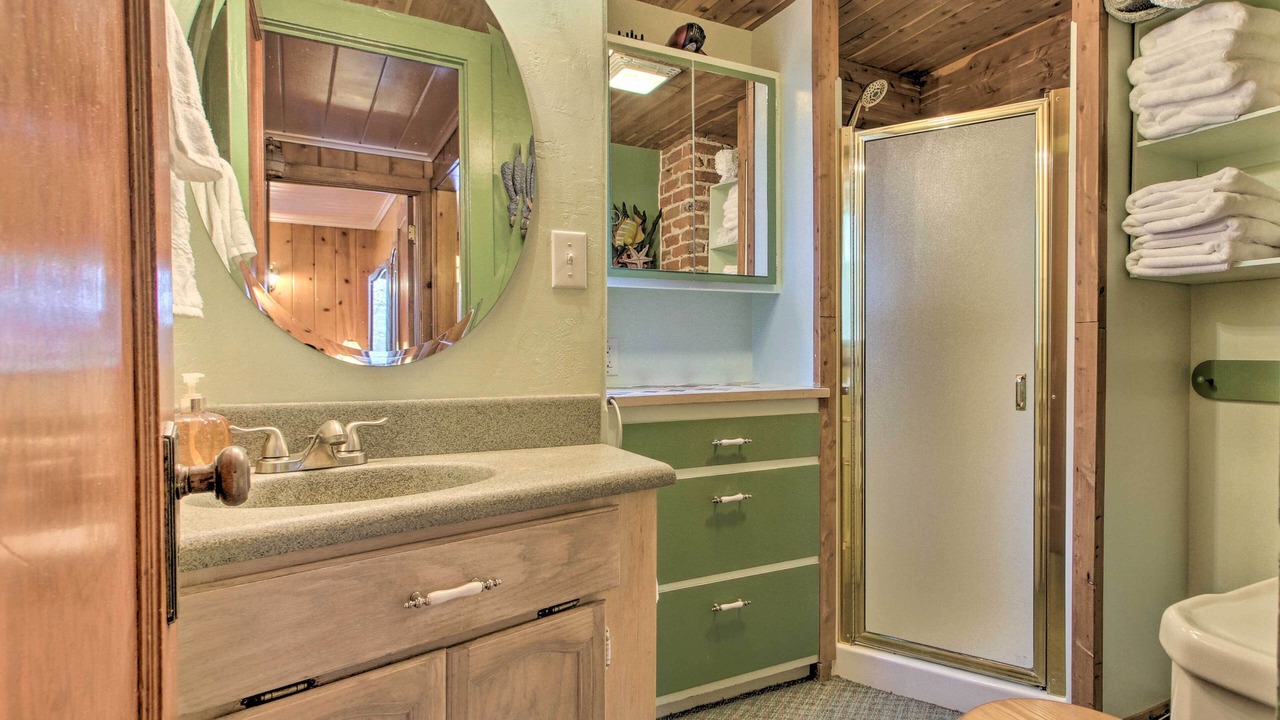 Photo of Bathroom in Salmon