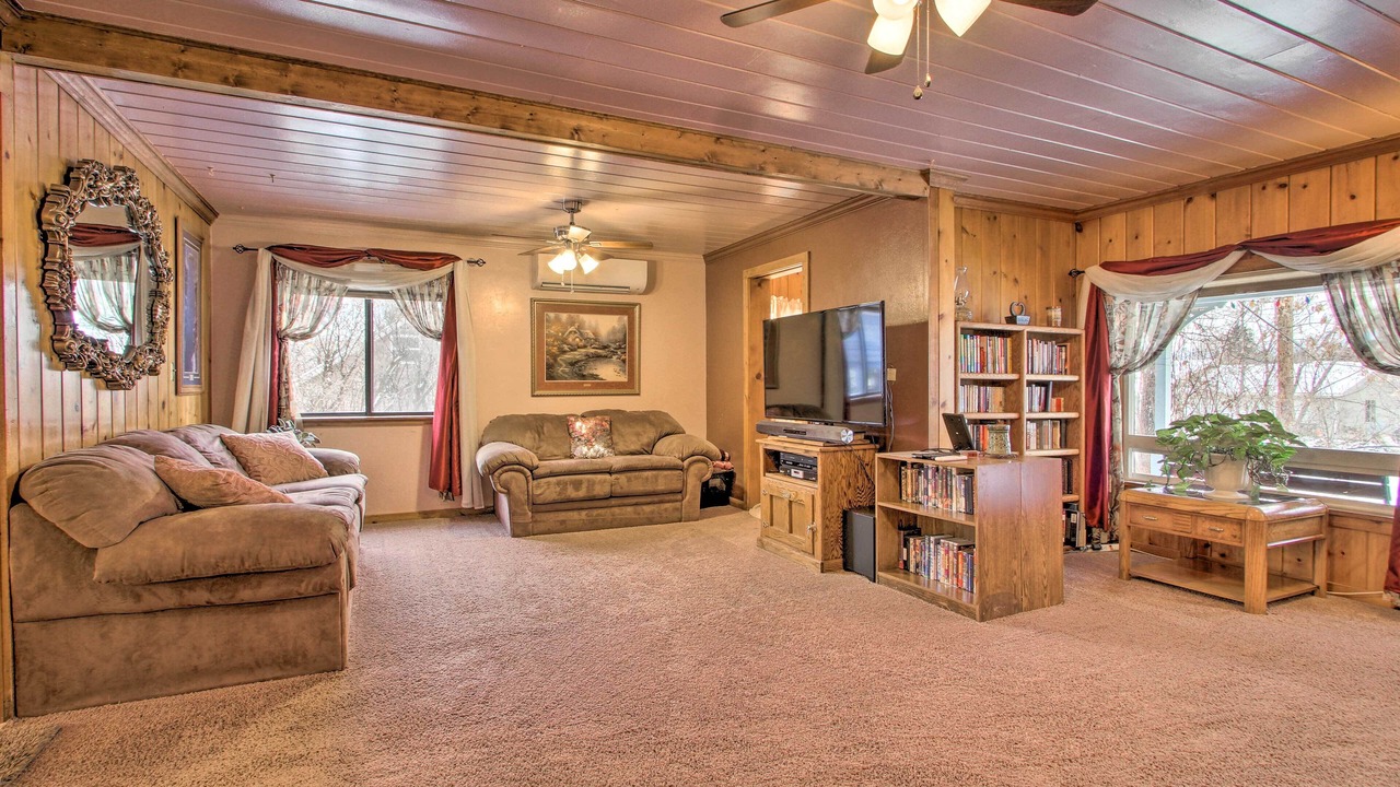 Photo of Bedroom in Salmon