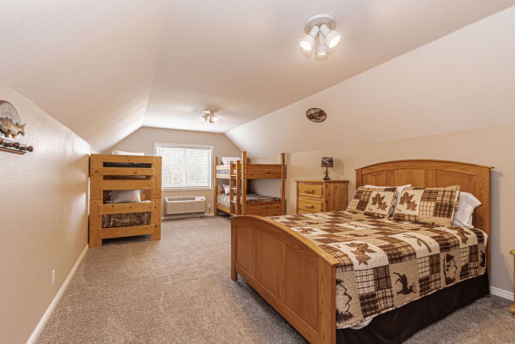 Photo of Bedroom in Ririe