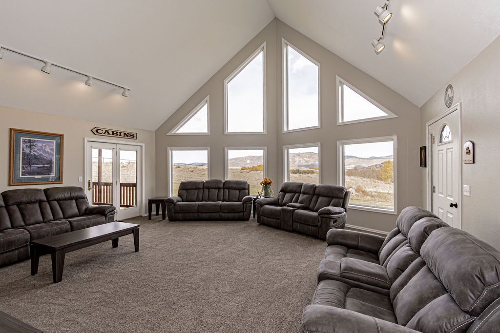 Photo of Livingroom in Ririe