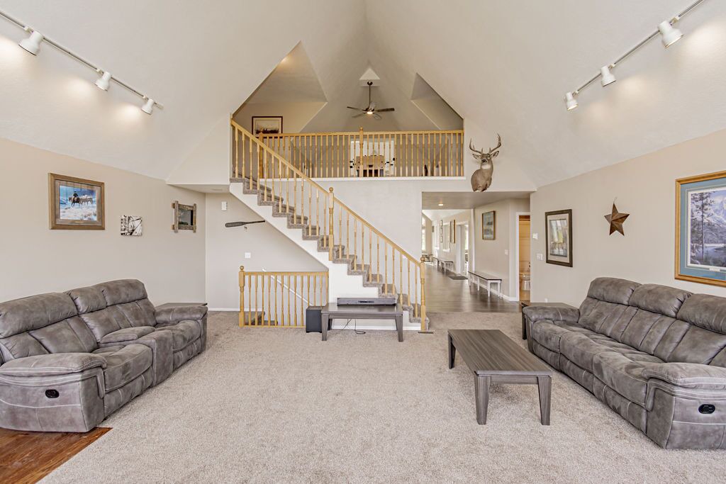 Photo of Livingroom in Ririe