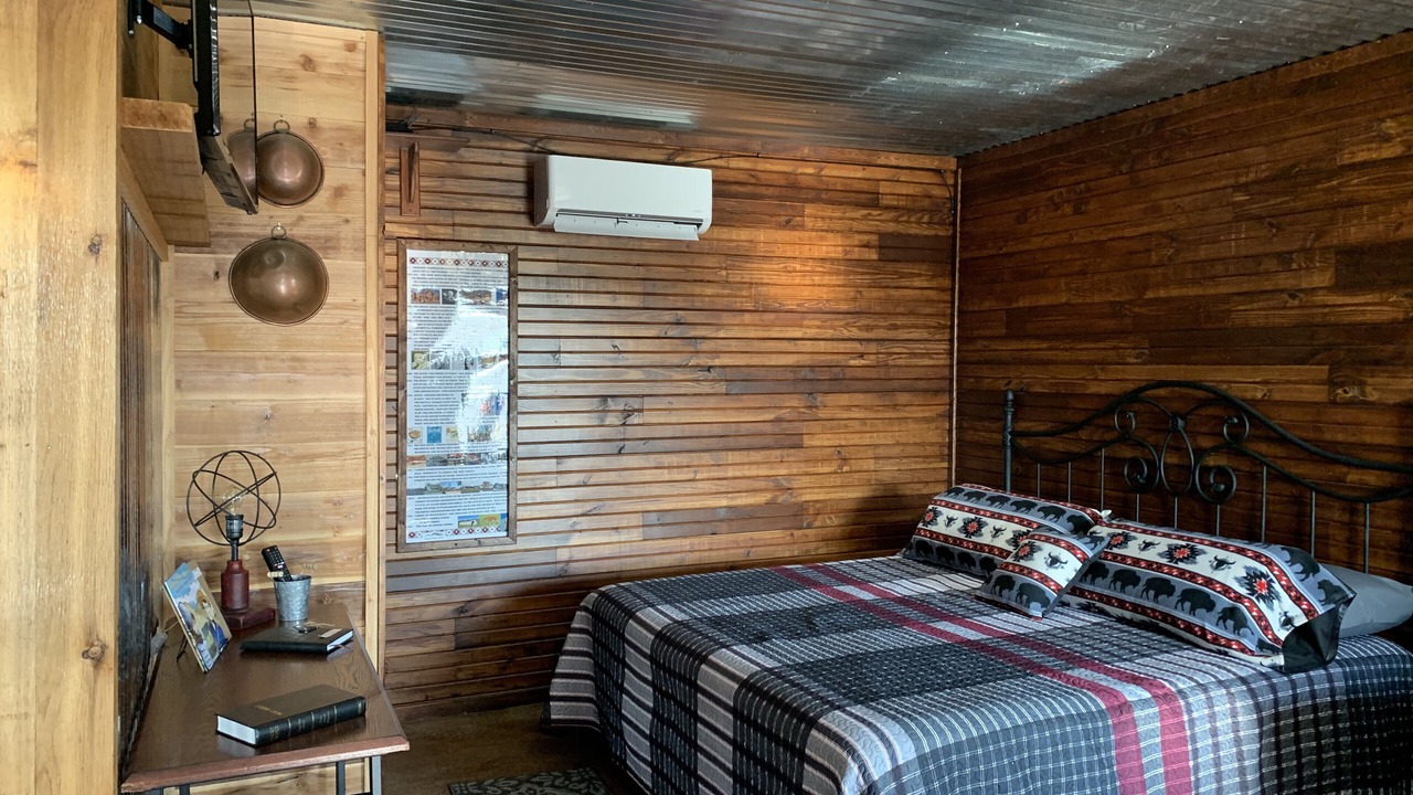 Photo of Bedroom in Cache