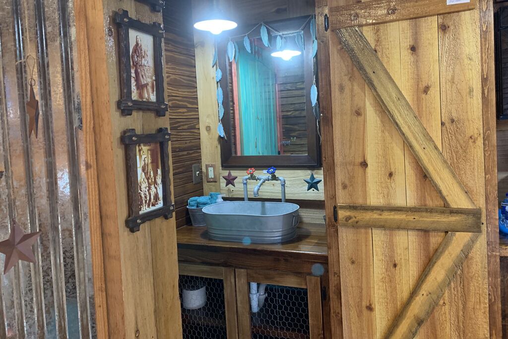Photo of Bathroom in Cache