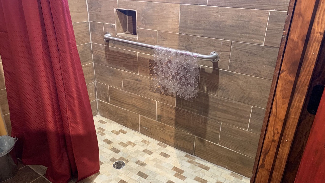 Photo of Bathroom in Cache