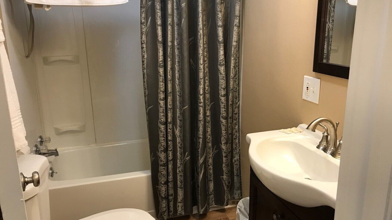Photo of Bathroom in Cascade