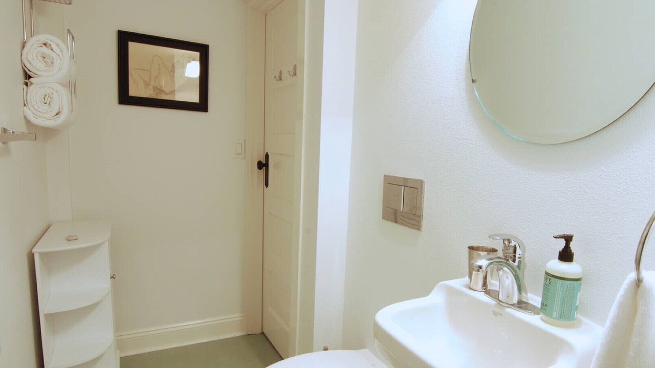 Photo of Bathroom in Hosford-Abernethy