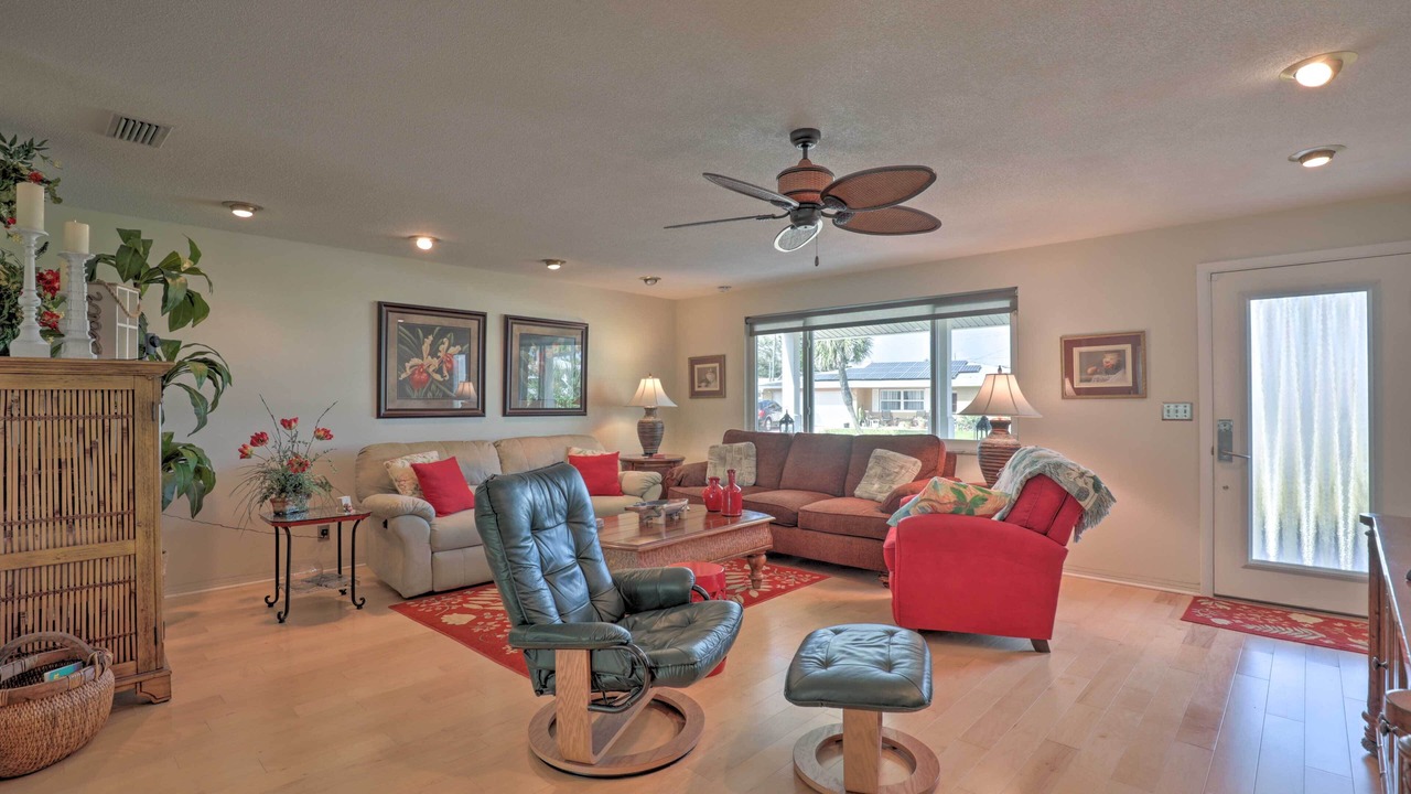 Photo of Livingroom in Breakers