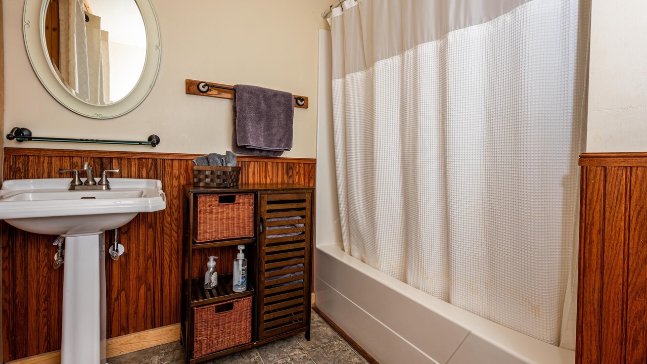 Photo of Bathroom in Gnaw Bone