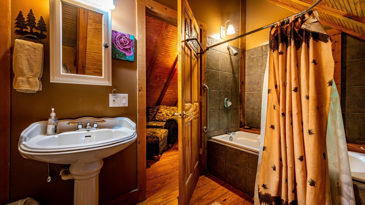 Photo of Bathroom in Gnaw Bone
