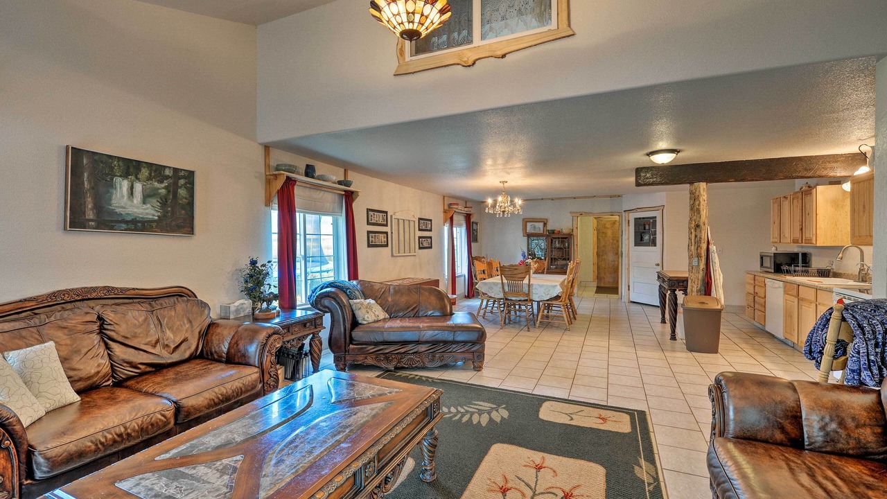 Photo of Livingroom in Clark
