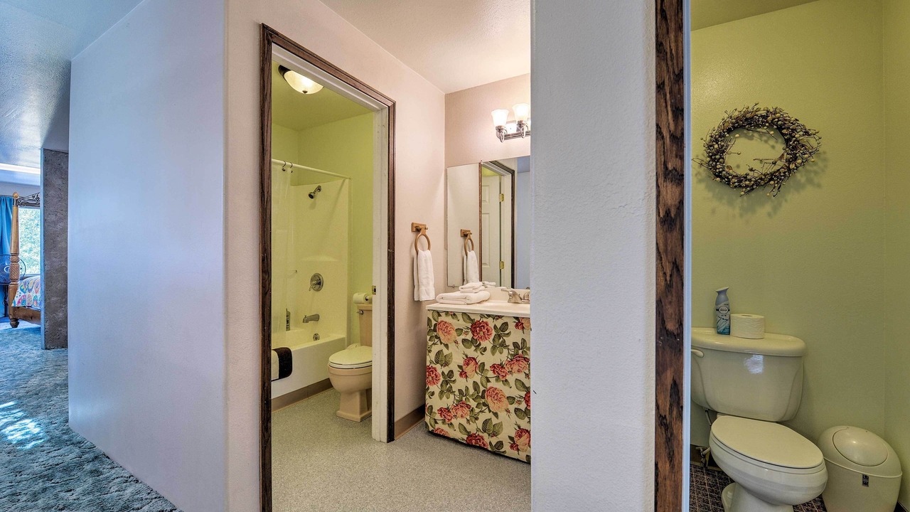 Photo of Bathroom in Clark