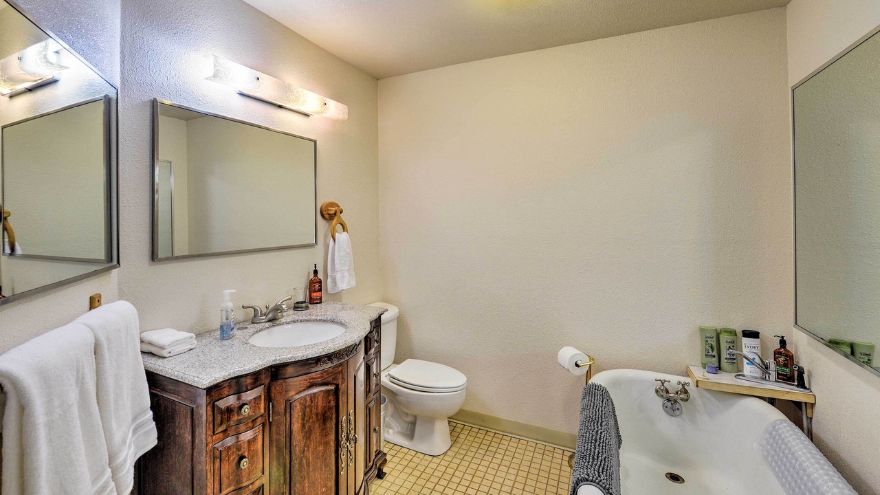 Photo of Bathroom in Clark