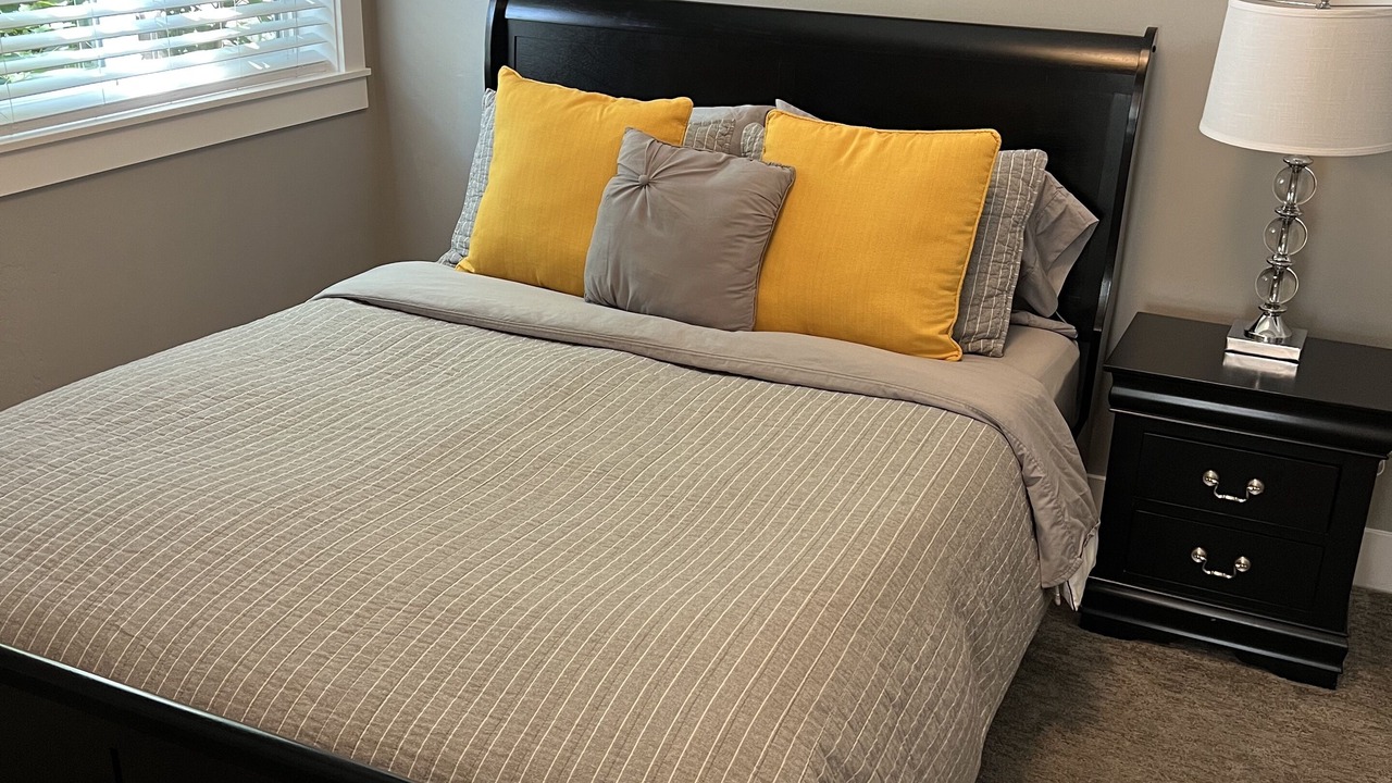 Photo of Bedroom in Riverfront