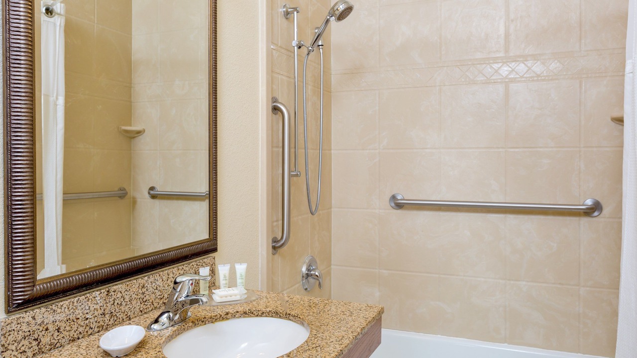 Photo of Bathroom in Minot