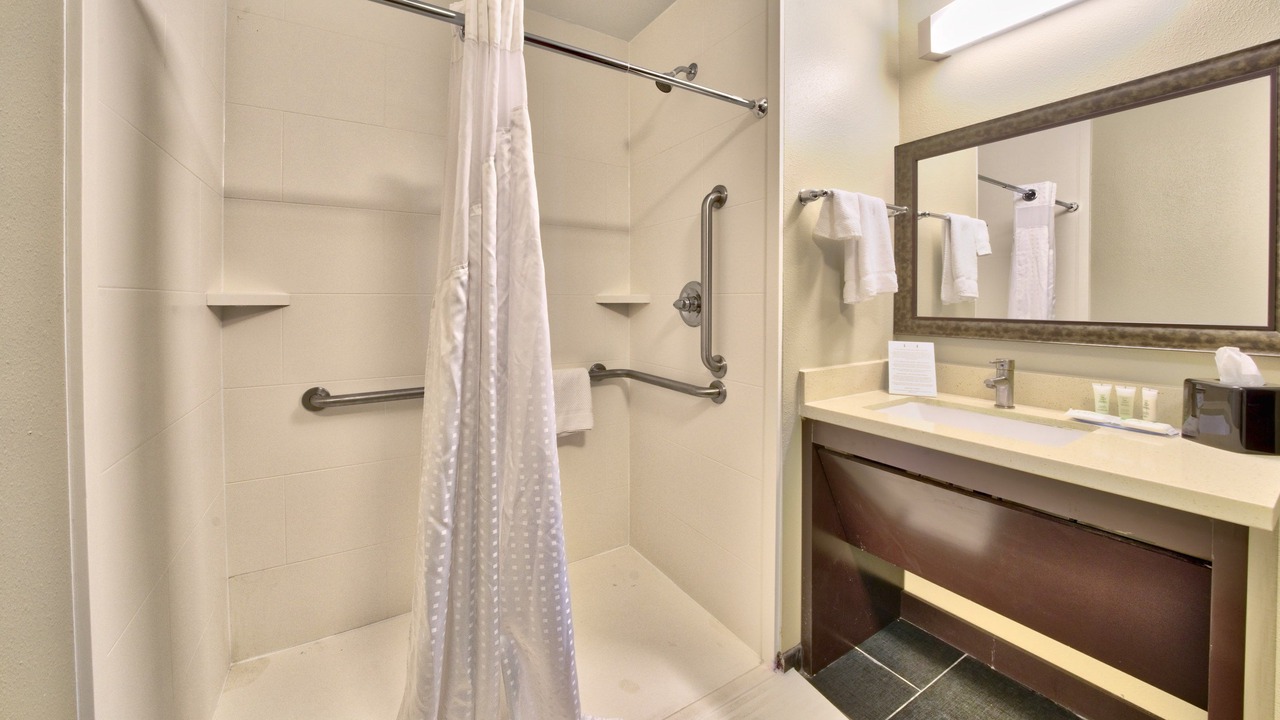 Photo of Bathroom in Minot