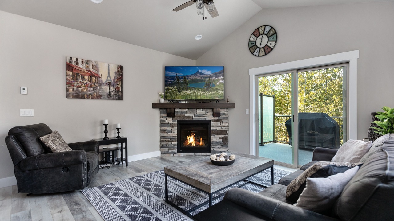 Photo of Livingroom in Columbia Falls