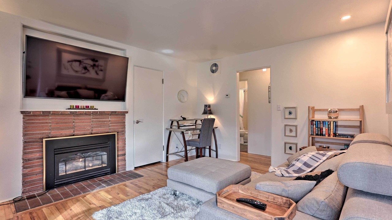 Photo of Livingroom in North End
