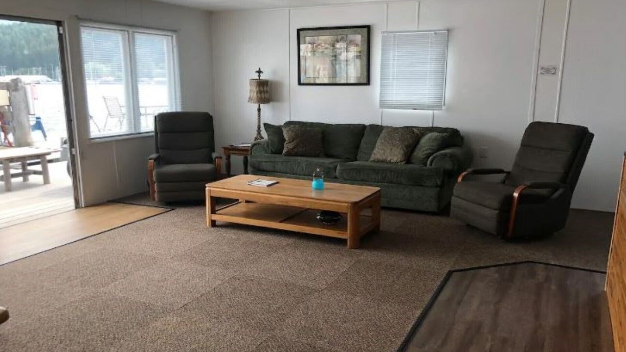 Photo of Livingroom in Bayview